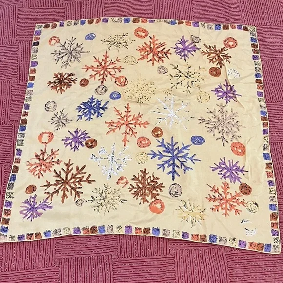 Colorful Snowflake Patterned Scarf - Picture 8 of 8
